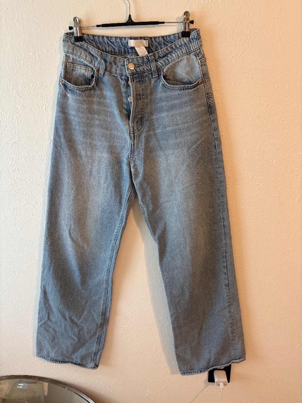 H&M straight leg button fly light was jeans